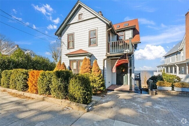 Building Photo - 54 Prospect Ave Unit Lower level Rental