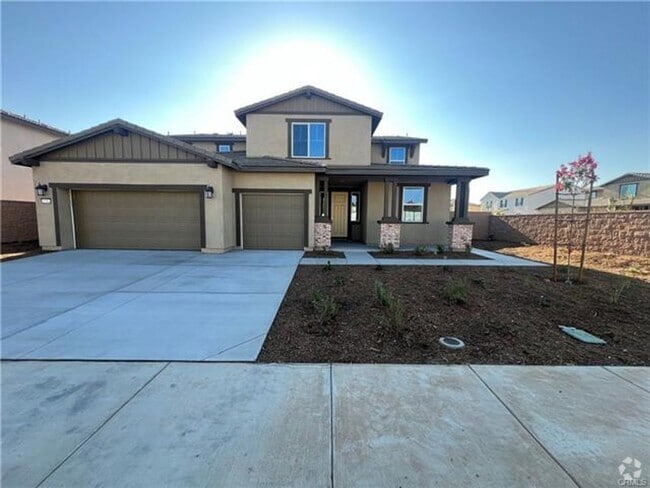 Building Photo - Gorgeous New House