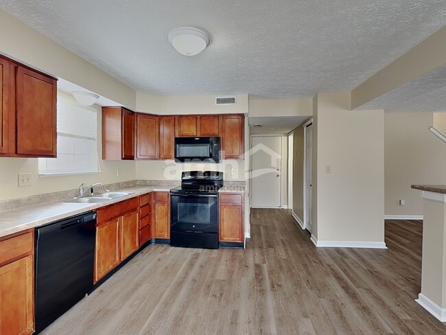 Photo - 5640 Rambling Dr