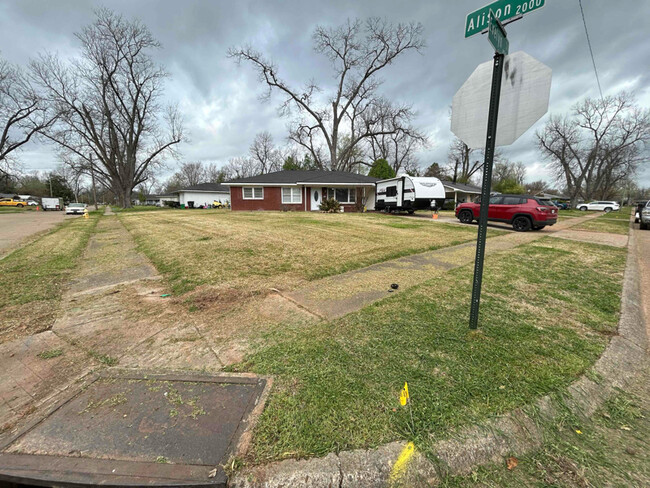 Photo - 2019 Alison Ave House