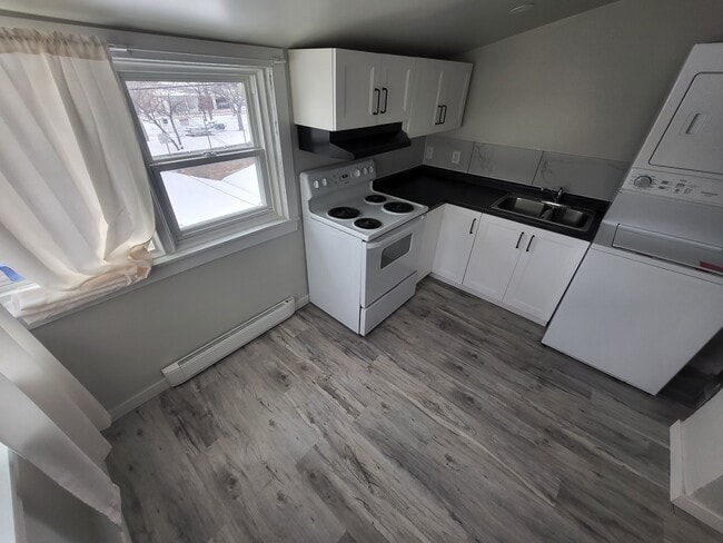 Photo - 256 Inkster Blvd