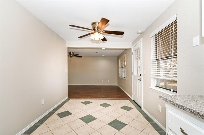 Photo - 1105 S Avery Dr