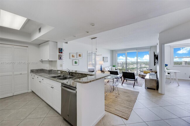 Photo - 19501 W Country Club Dr Unit 2412