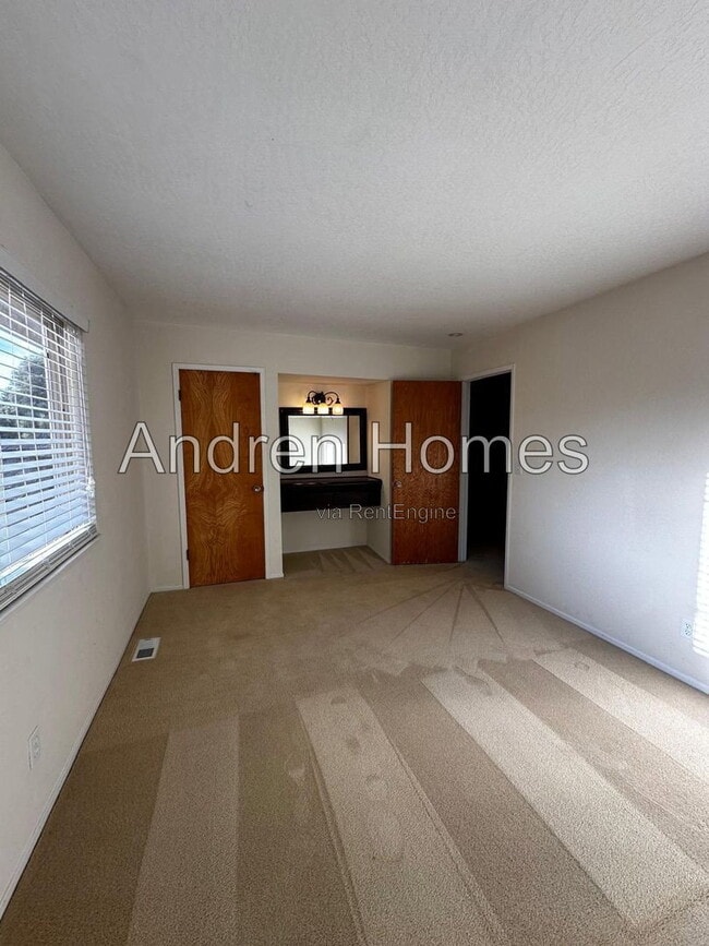 Photo - 1540 42nd Ave Unit Apartment 3