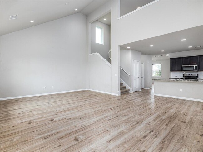 Photo - 121 Struss dr