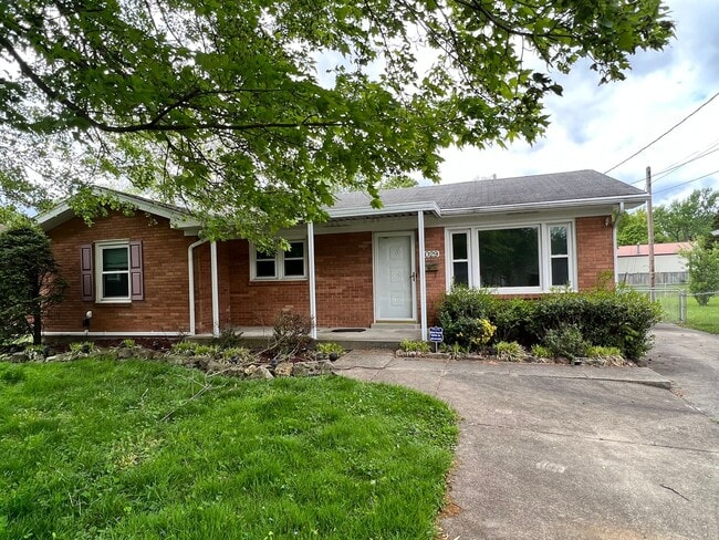 Building Photo - Updated home in Shively