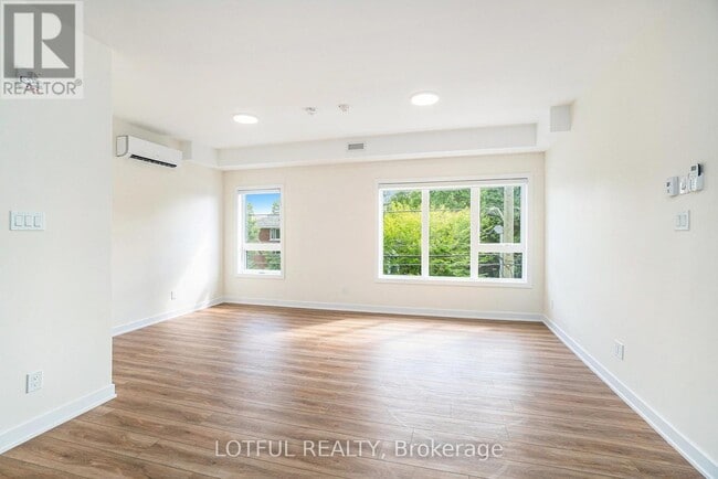 Photo - 630 Churchill Ave N