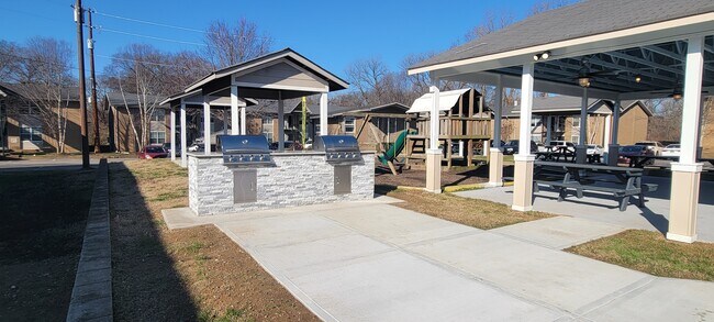 Maple Creek Apartments