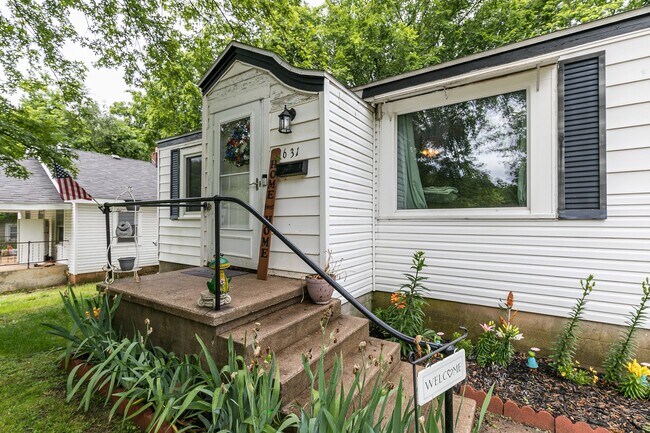 Photo - 631 S Newton Ave