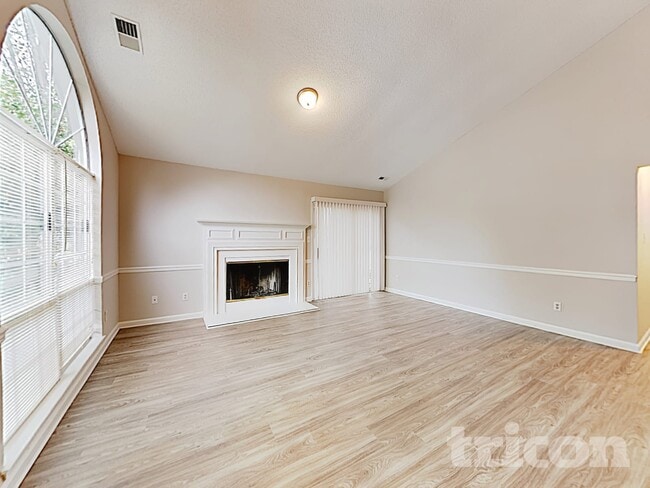 Photo - 5513 Southminster Ln