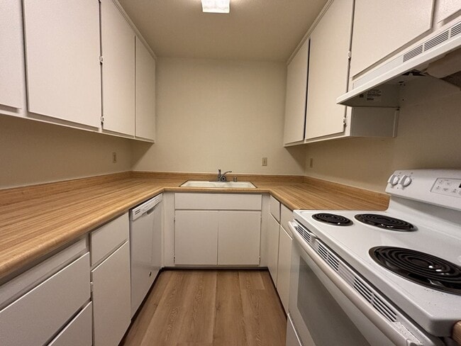 Photo - 857 Adams Terrace Unit A