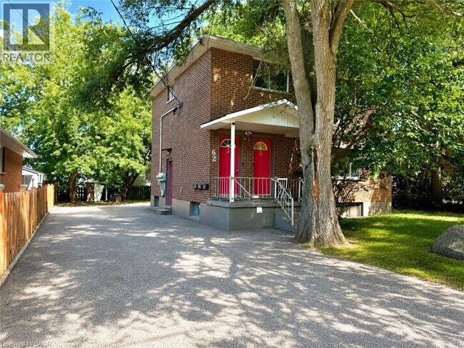 Photo - 62 Bond St