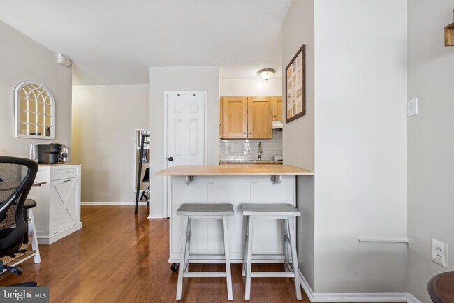 Photo - 2101 Chestnut St Unit 1019