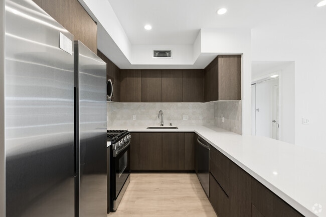 Eagle - 4BR, 4BA - 1510SF - Kitchen - Tamarind Sunset