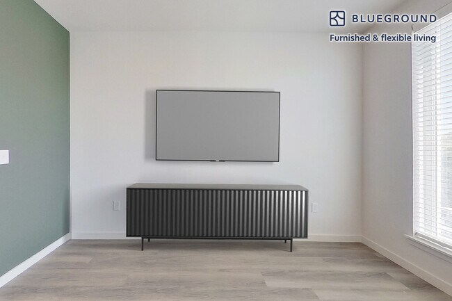 Photo - 2600 Lawrence St Unidad FL2-ID1972A