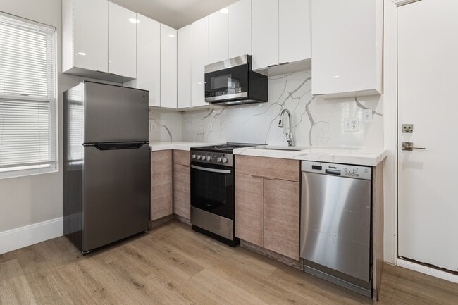 Building Photo - 41 Wolcott St Unit 4