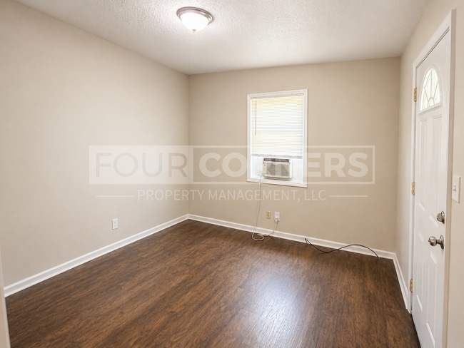 Photo - 409 N Maple St Unidad C