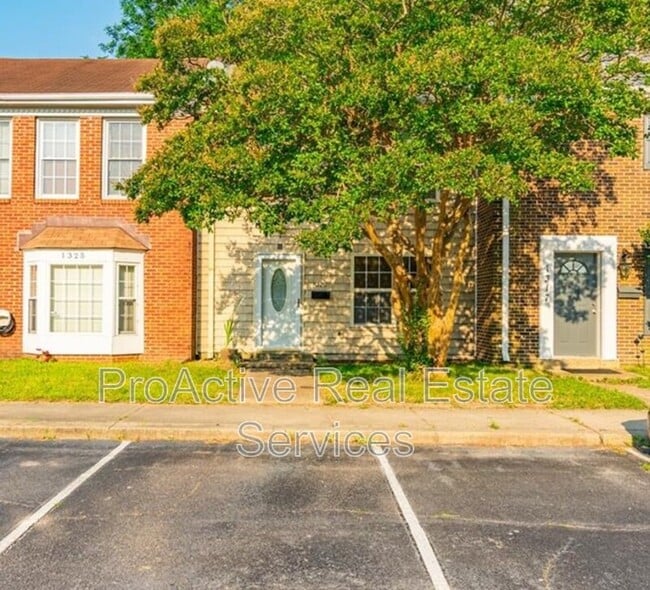 Building Photo - 1321 Ruddy Oak Ct