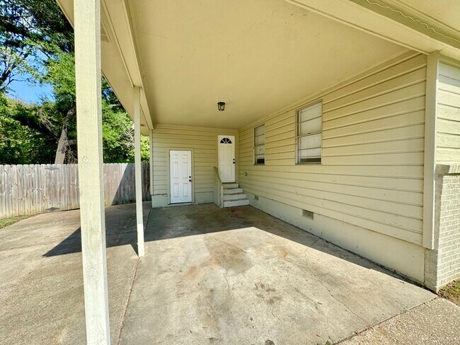 Photo - 3176 Beauchamp Dr