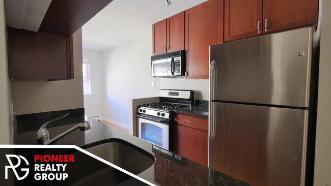 Photo - 625 W Wrightwood Ave