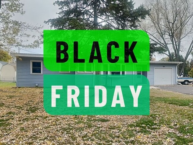 Building Photo - 2272 Hazel St N