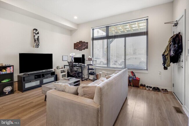 Photo - 385 Martin St Unit 1F