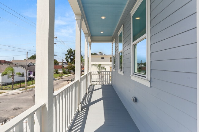 Photo - 2533 Amelia St