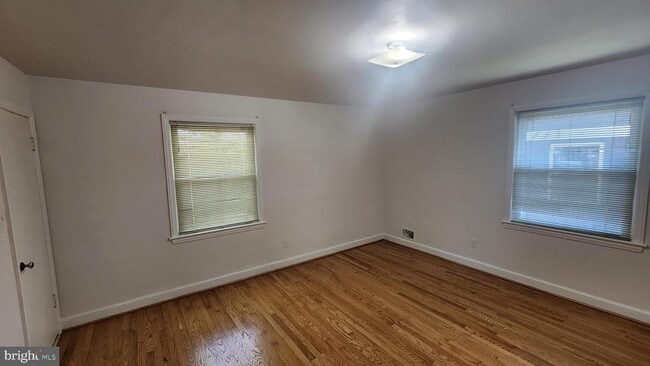 Photo - 3165 21st St N