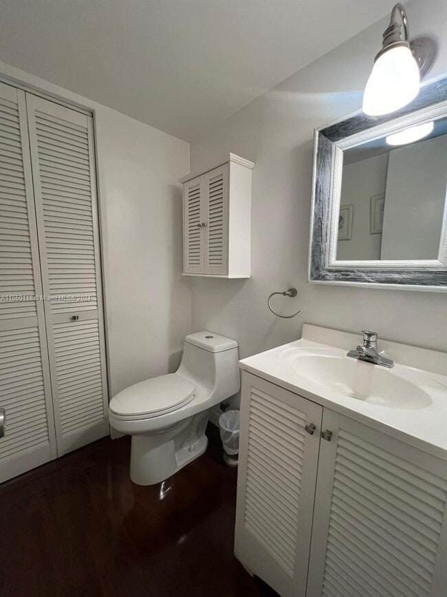 Photo - 3025 Mary St