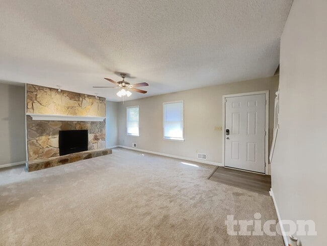 Photo - 529 Slew Ave