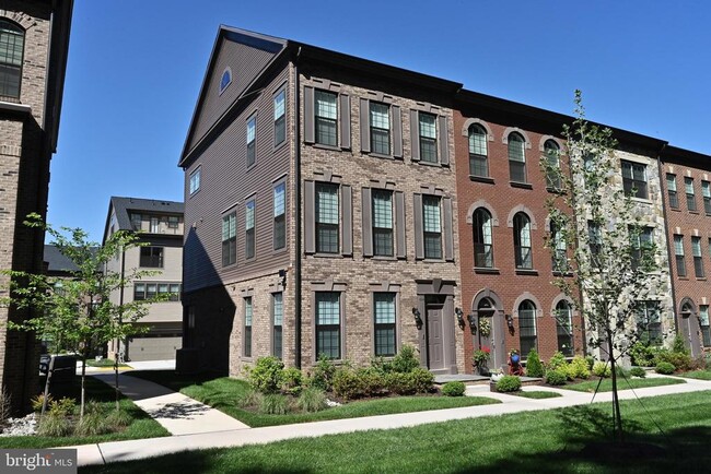 Photo - 4388 Fair Lakes Ct Townhome