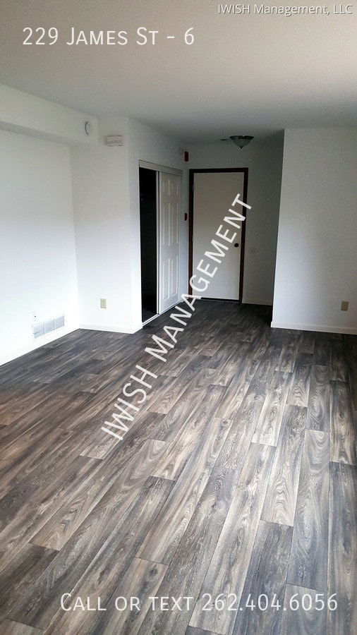 Photo - 229 James St