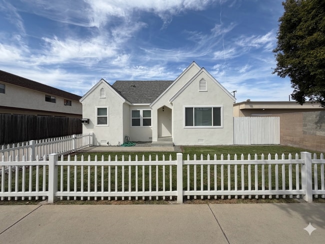 Photo - Alhambra Dr Unidad A