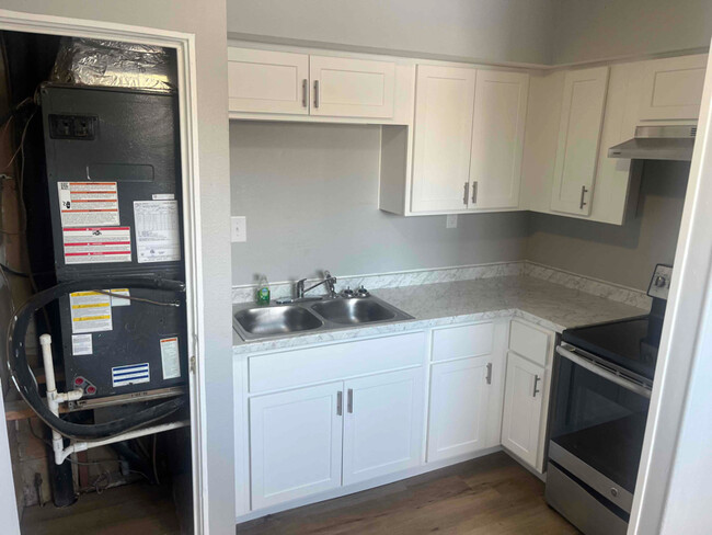 Building Photo - 2305 16th Ave Rental