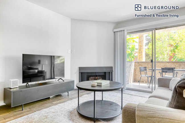 Building Photo - 385 S Catalina Ave Rental