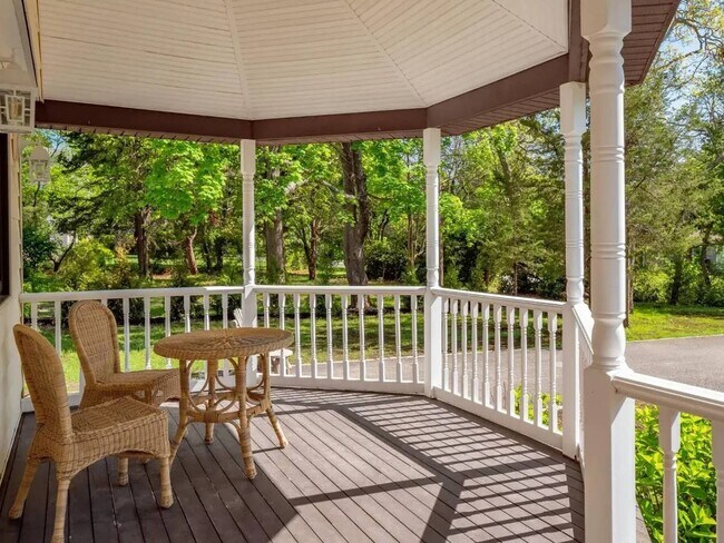 Photo - 43 Scotts Landing Rd