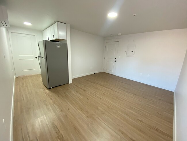 Photo - 404 E 5600 S Unit 106