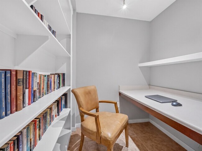 Photo - 7575 Kirby Dr Unit 2201