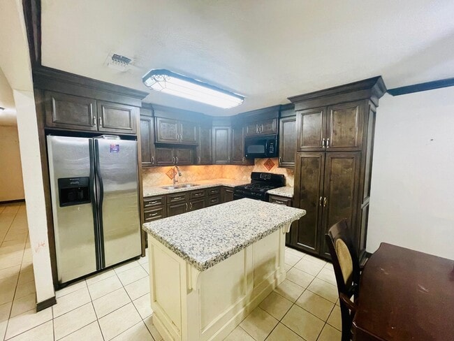 Photo - 1503 Chicago St