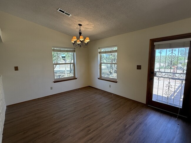 Photo - 1 Autumnwood Ct