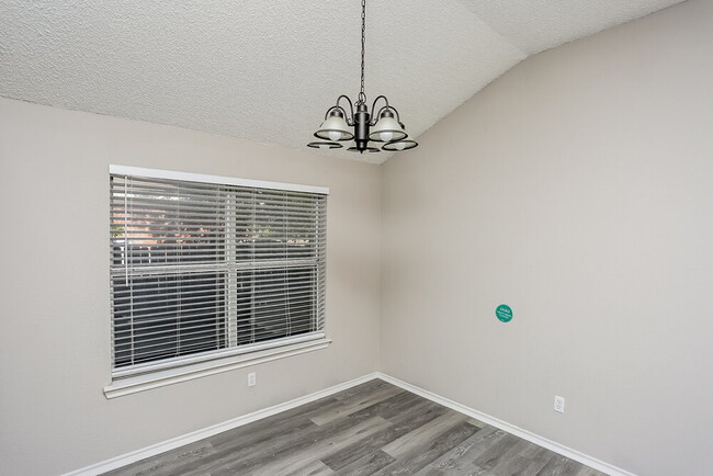 Photo - 6841 Prairie Hill Rd N