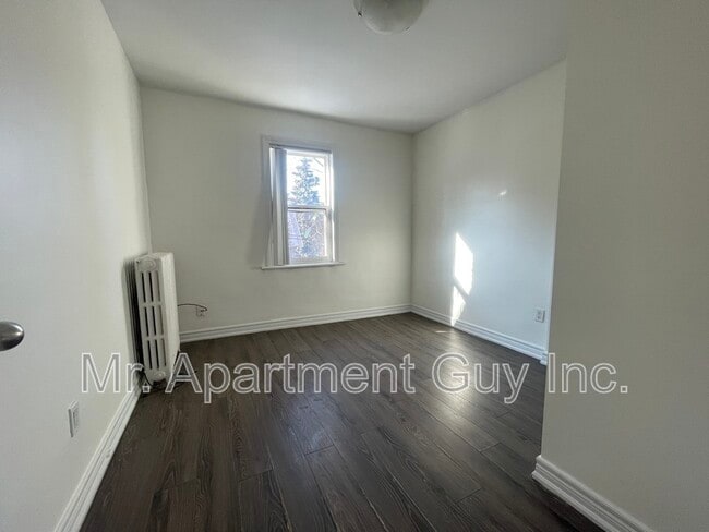 Photo - 2 Balsam Ave S Unit Suite 11