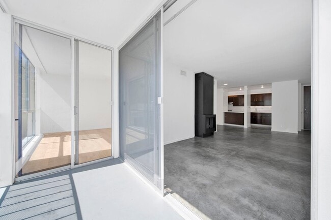 Photo - 1147 N Clark St Unit 105