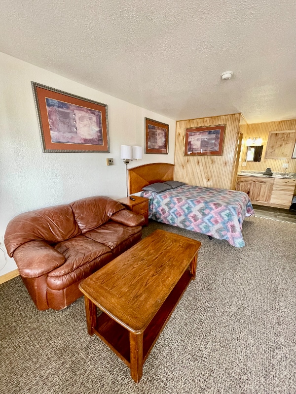 Photo - 102 N Maple Ave