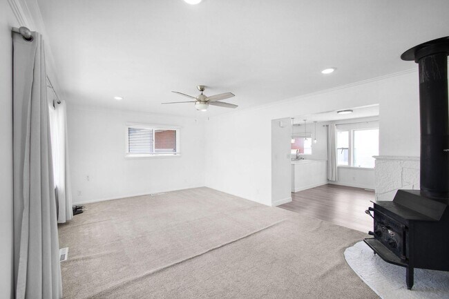 Photo - 204 Dove Ave
