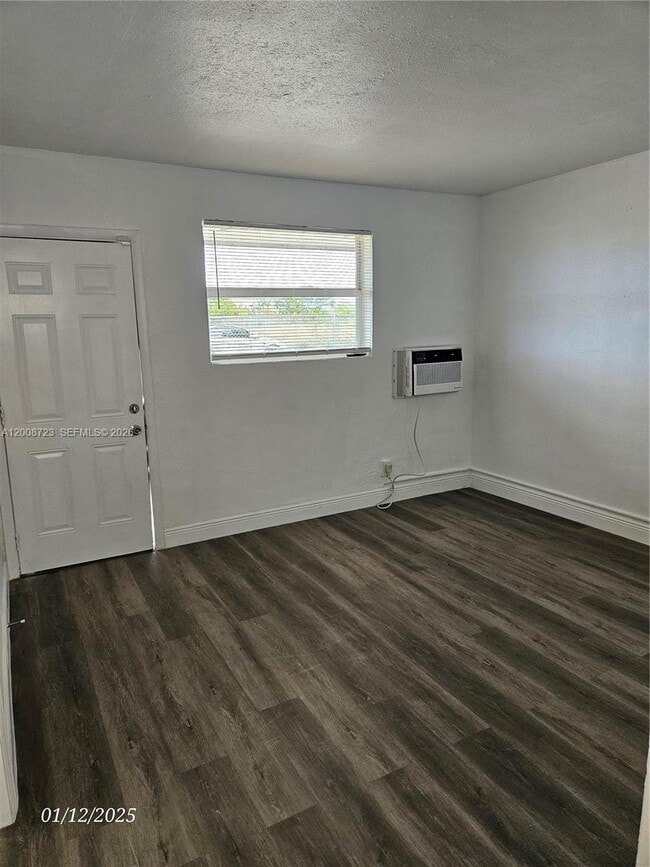 Photo - 11752 SW 212th St Unidad 0
