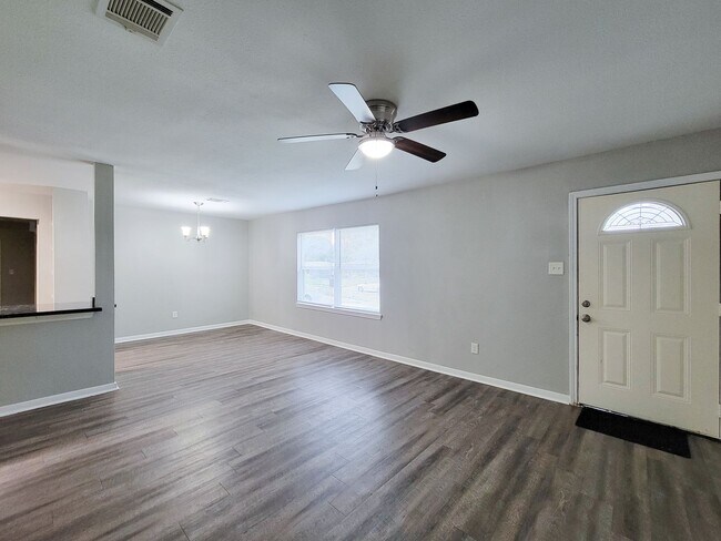 Photo - BEAUTIFUL REMODELED 3 BEDOOM LEASE HOME