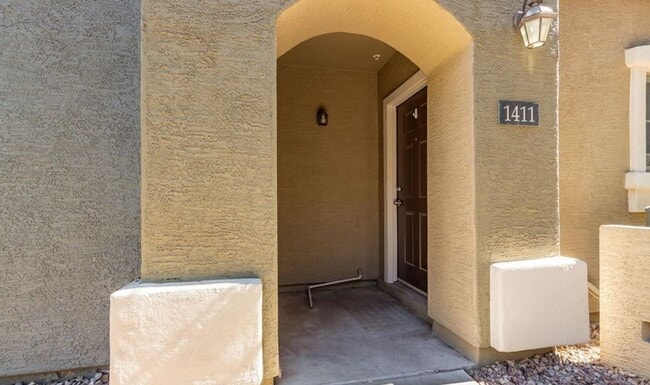 Building Photo - 2 Bedroom 2.5 Bathroom with  2 Car Garage ... Rental
