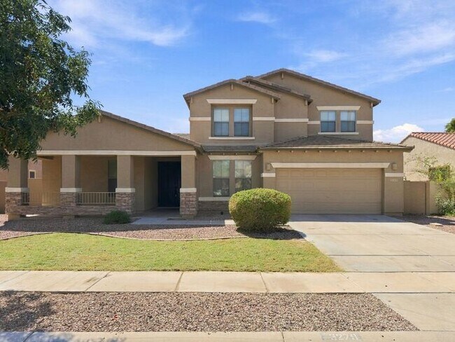 Building Photo - Gilbert 5-Bedroom Home with Pool, Loft & Primary Suite Downstairs – Minutes from Gilbert Regional...