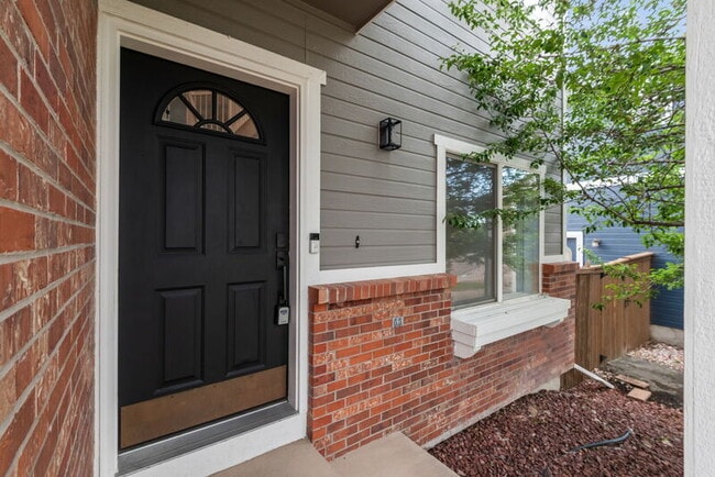 Photo - 4779 Waldenwood Dr